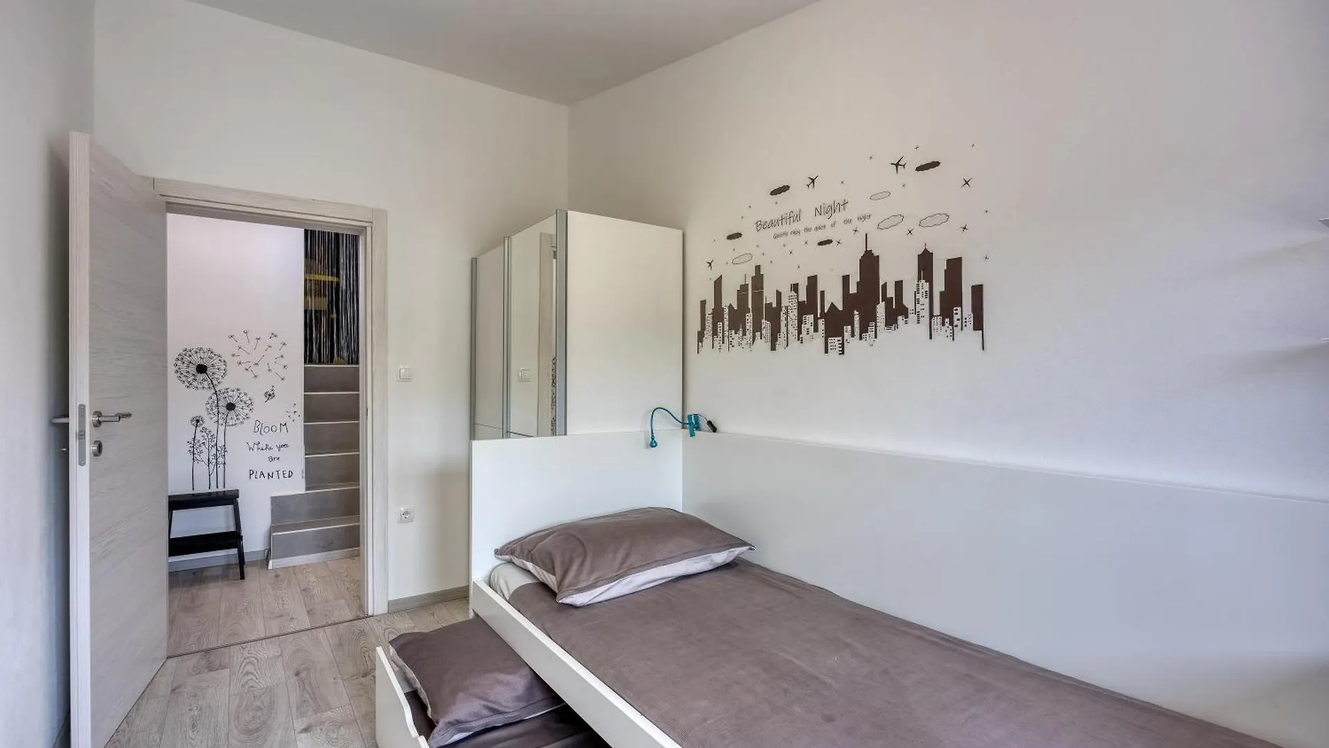 וודניאן Family Friendly House Kacana - Happy Rentals 0*,