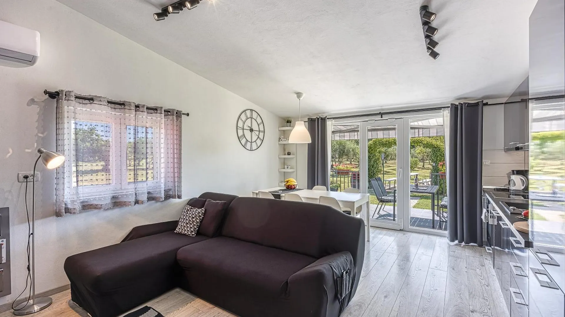 בית נופש וודניאן Family Friendly House Kacana - Happy Rentals