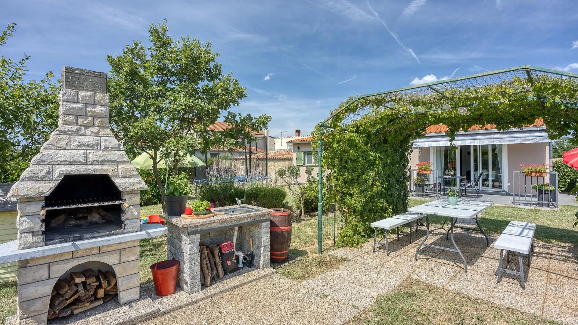 בית נופש וודניאן Family Friendly House Kacana - Happy Rentals